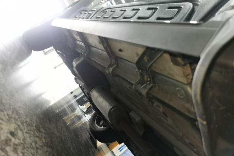 Used JETOUR Traveler 2023 2.0T Four-Wheel Drive Conqueror Right Side Sill