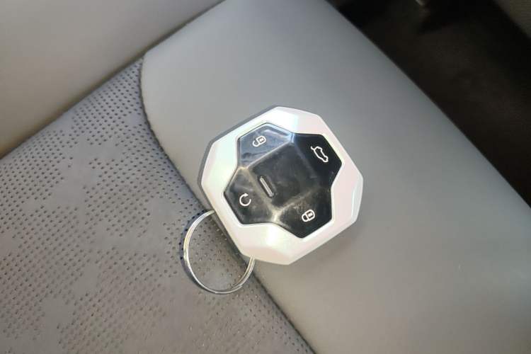 Used JETOUR Traveler 2023 1.5T Two-Wheel Drive Discovery PRO Vehicle Key