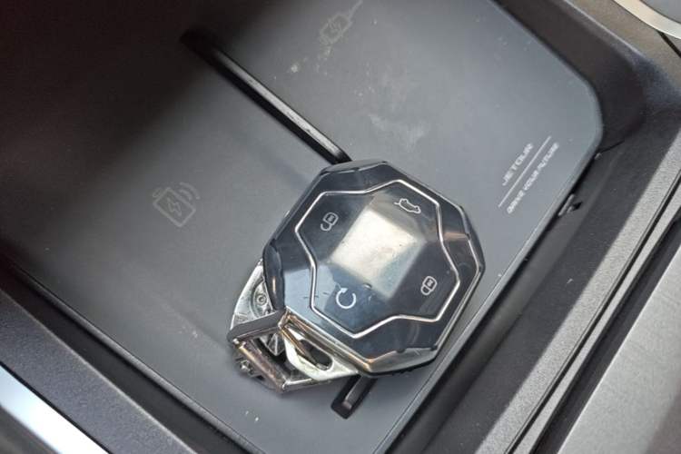 Used JETOUR Traveler 2023 2.0T All-Wheel-Drive CrossPRO Vehicle Key