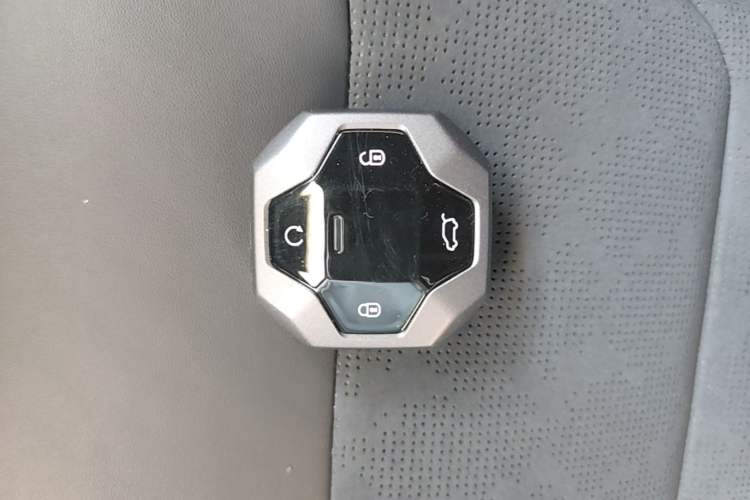Used JETOUR Traveler 2023 2.0T All-Wheel Drive CrossPRO+ Vehicle Key