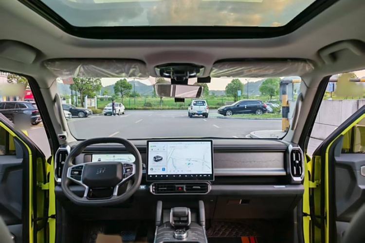 Used JETOUR Traveler 2023 1.5T Two-Wheel Drive Discovery PRO Interior 1