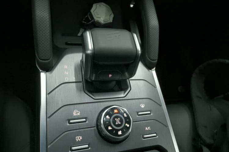 Used JETOUR Traveler 2023 2.0T All-Wheel-Drive CrossPRO Gear Lever