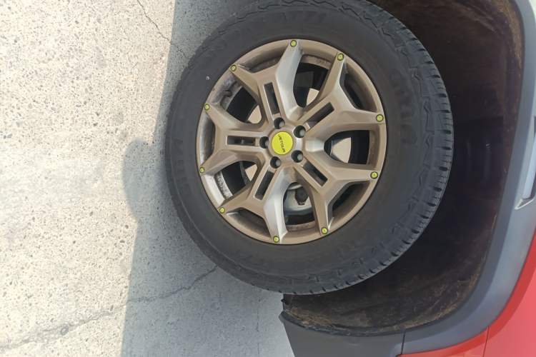 Used JETOUR Traveler 2023 2.0T Four-Wheel Drive Conqueror Right Front Wheel Hub