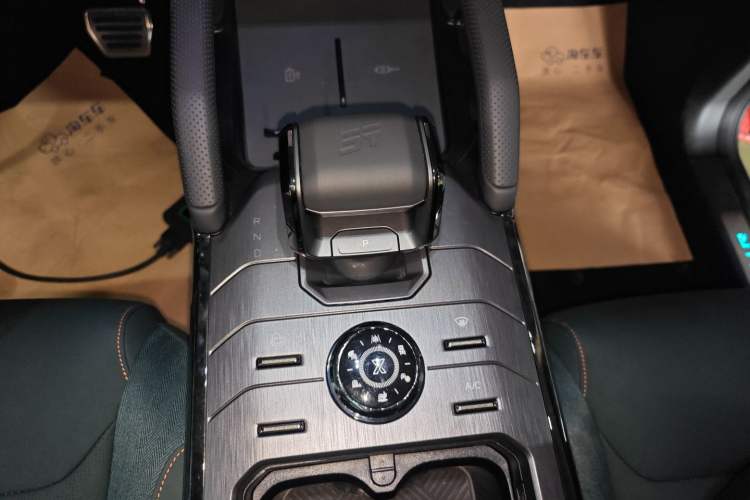 Used JETOUR Traveler 2023 2.0T All-Wheel-Drive CrossPRO Gear Lever