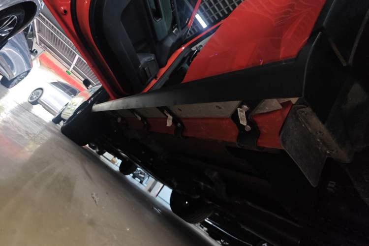 Used JETOUR Traveler 2023 2.0T All-Wheel-Drive CrossPRO Left Side Sill