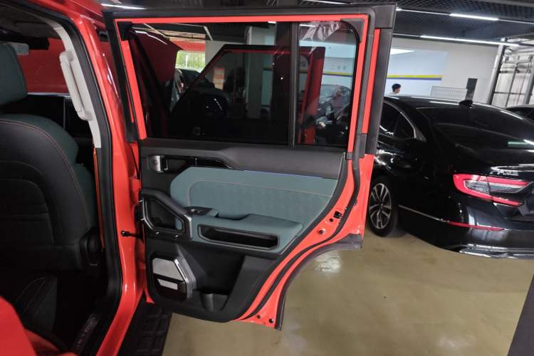 Used JETOUR Traveler 2023 2.0T All-Wheel-Drive CrossPRO Right Rear Door Interior