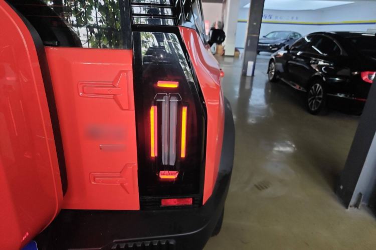 Used JETOUR Traveler 2023 2.0T All-Wheel-Drive CrossPRO Right Rear Taillight