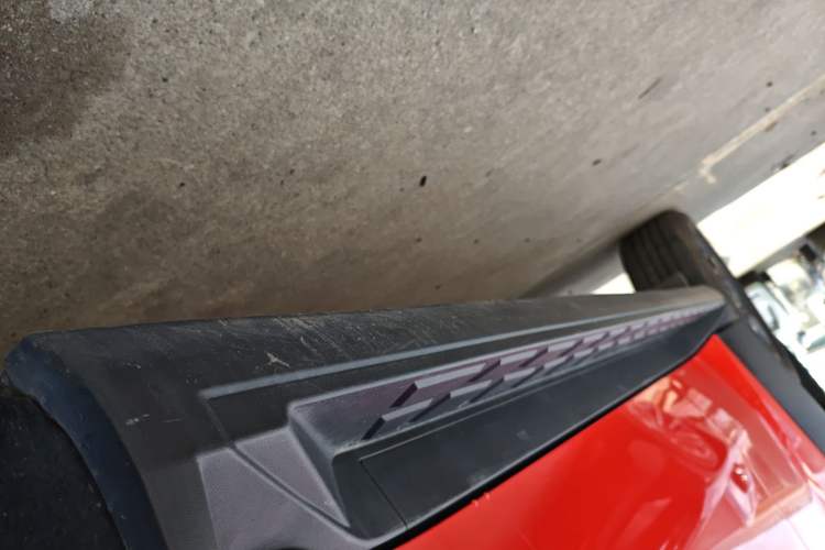 Used JETOUR Traveler 2023 1.5T Two-Wheel Drive Discovery PRO Right Side Sill