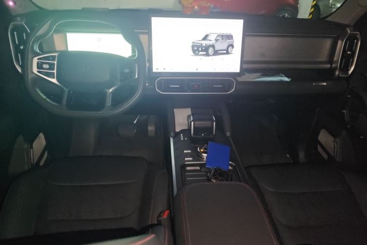 Used JETOUR Traveler 2023 1.5T Two-Wheel Drive Discovery PRO Center Console
