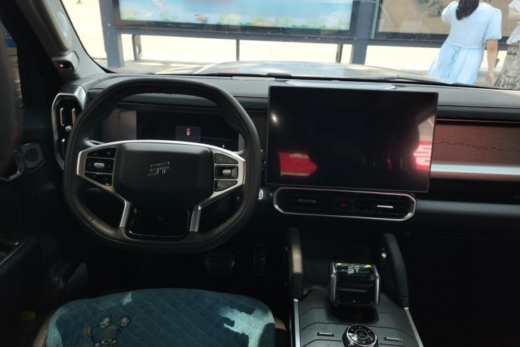 Used JETOUR Traveler 2023 2.0T Four-Wheel Drive Conqueror Center Console