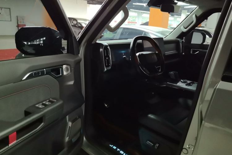 Used JETOUR Traveler 2023 2.0T Four-Wheel Drive Conqueror Driver Seat