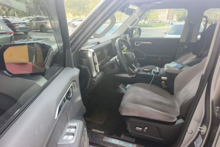 Used JETOUR Traveler 2023 2.0T All-Wheel-Drive CrossPRO Driver Seat