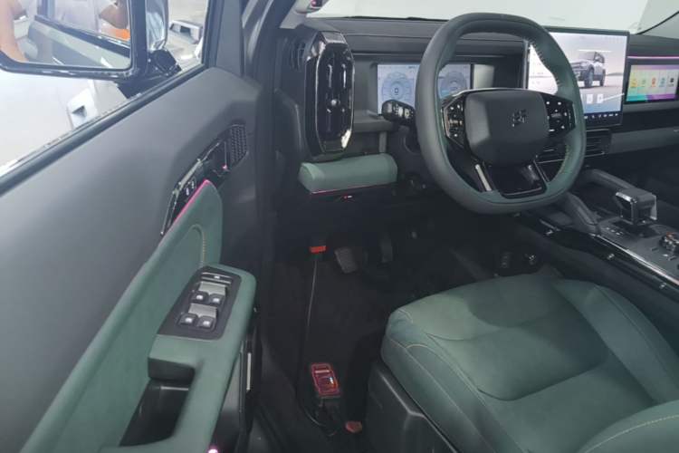 Used JETOUR Traveler 2023 1.5T Two-Wheel Drive Discovery PRO Driver Seat