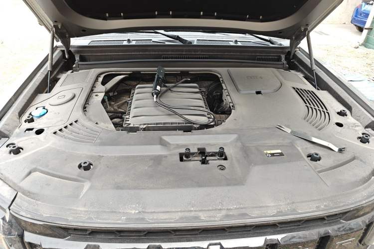 Used JETOUR Traveler 2023 2.0T All-Wheel-Drive CrossPRO Engine Bay