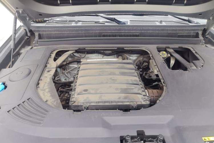 Used JETOUR Traveler 2023 2.0T All-Wheel-Drive CrossPRO Engine Bay