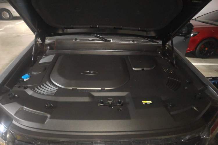 Used JETOUR Traveler 2023 2.0T All-Wheel-Drive CrossPRO Engine Bay