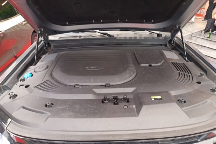 Used JETOUR Traveler 2023 2.0T All-Wheel-Drive Crosser Engine Bay