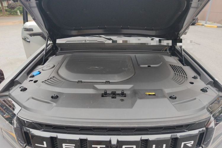 Used JETOUR Traveler 2023 2.0T All-Wheel Drive Conquer PRO Engine Bay