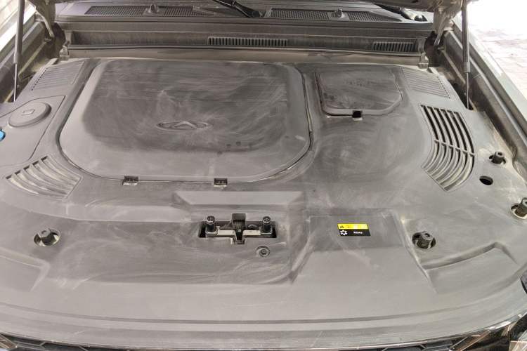 Used JETOUR Traveler 2023 2.0T All-Wheel-Drive CrossPRO Engine Bay
