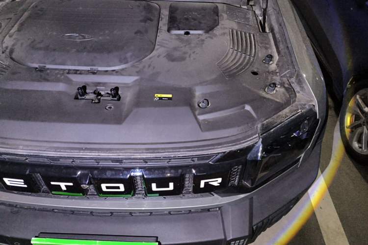 Used JETOUR Traveler 2023 2.0T Four-Wheel Drive Conqueror Engine Bay Left