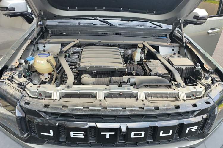 Used JETOUR Traveler 2023 2.0T All-Wheel-Drive Crosser Engine Bay