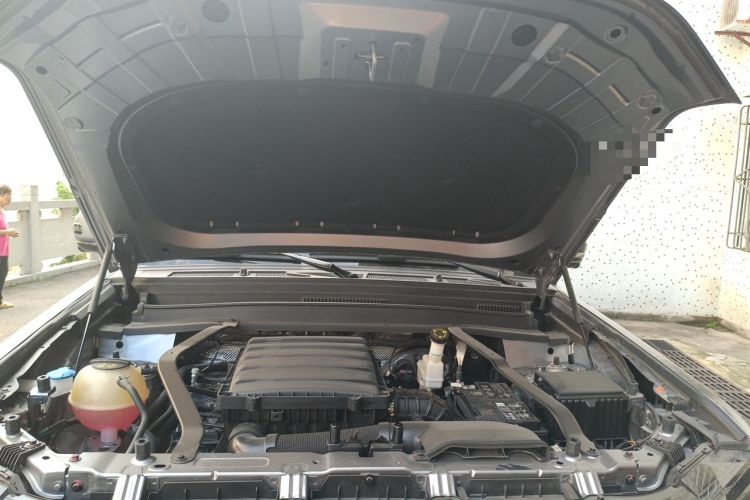 Used JETOUR Traveler 2023 2.0T All-Wheel-Drive CrossPRO Engine Bay