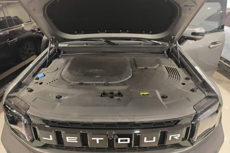 Used JETOUR Traveler 2023 2.0T All-Wheel Drive Conquer PRO Engine Bay
