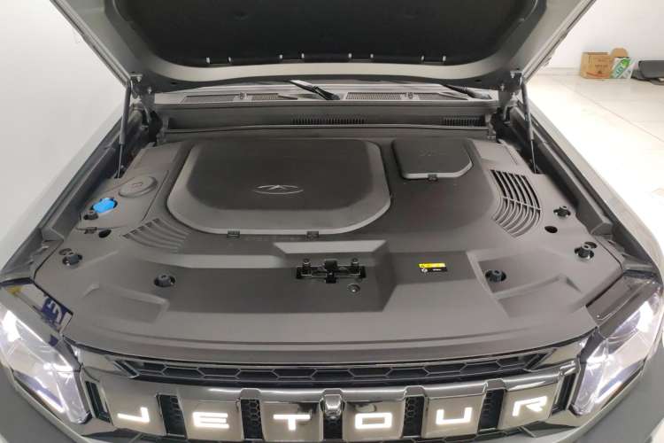 Used JETOUR Traveler 2023 2.0T All-Wheel-Drive CrossPRO Engine Bay