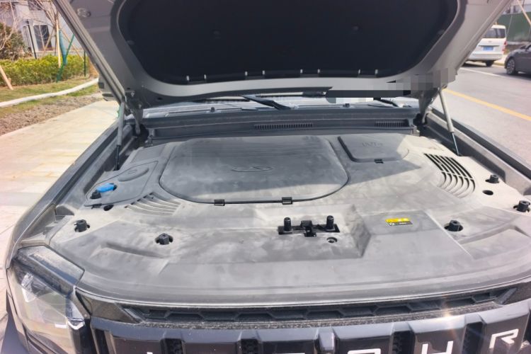 Used JETOUR Traveler 2023 2.0T Four-Wheel Drive Conqueror Engine Bay