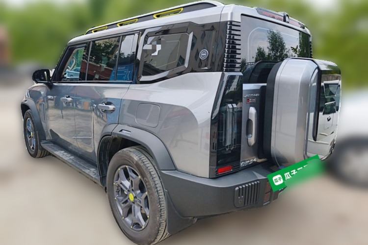 Used JETOUR Traveler 2023 2.0T All-Wheel-Drive CrossPRO Exterior 3