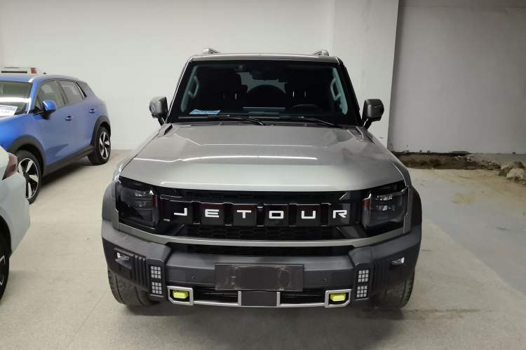 Used JETOUR Traveler 2023 2.0T Four-Wheel Drive Conqueror Front