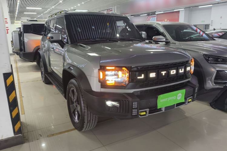 Used JETOUR Traveler 2023 1.5T Two-Wheel Drive Discovery PRO Front Right 45 Deg