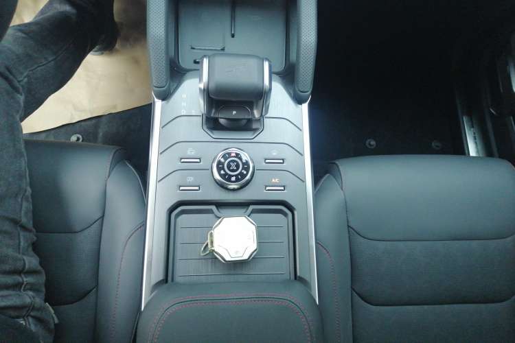 Used JETOUR Traveler 2023 2.0T All-Wheel-Drive CrossPRO Gear Lever