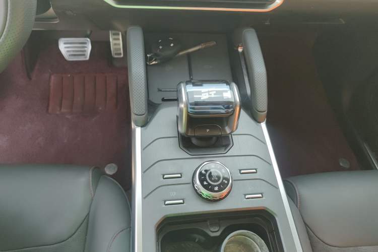 Used JETOUR Traveler 2023 2.0T Four-Wheel Drive Conqueror Gear Lever