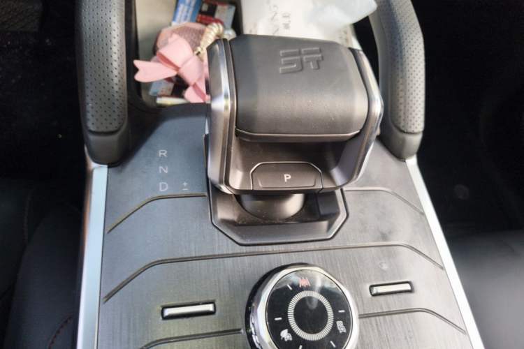 Used JETOUR Traveler 2023 1.5T Two-Wheel Drive Discovery PRO Gear Lever