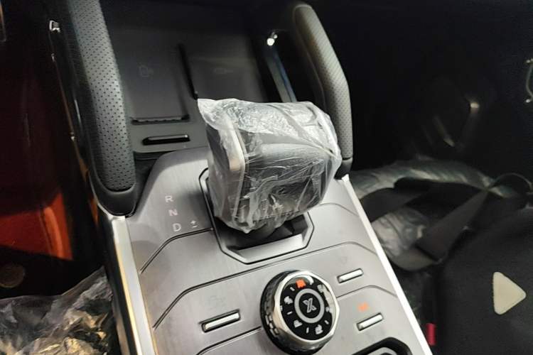 Used JETOUR Traveler 2023 2.0T All-Wheel-Drive CrossPRO Gear Lever