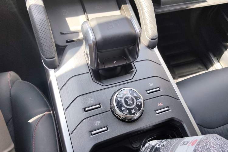 Used JETOUR Traveler 2023 2.0T All-Wheel-Drive CrossPRO Gear Lever