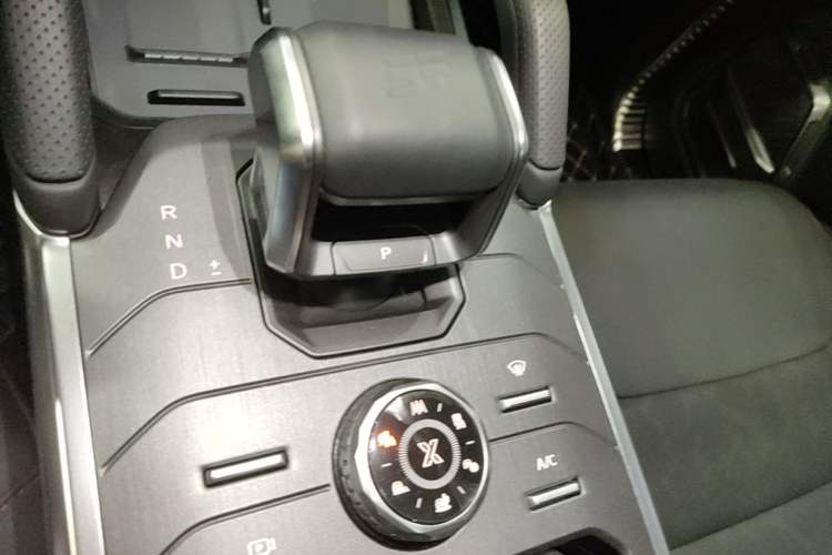 Used JETOUR Traveler 2023 2.0T All-Wheel Drive CrossPRO+ Gear Lever