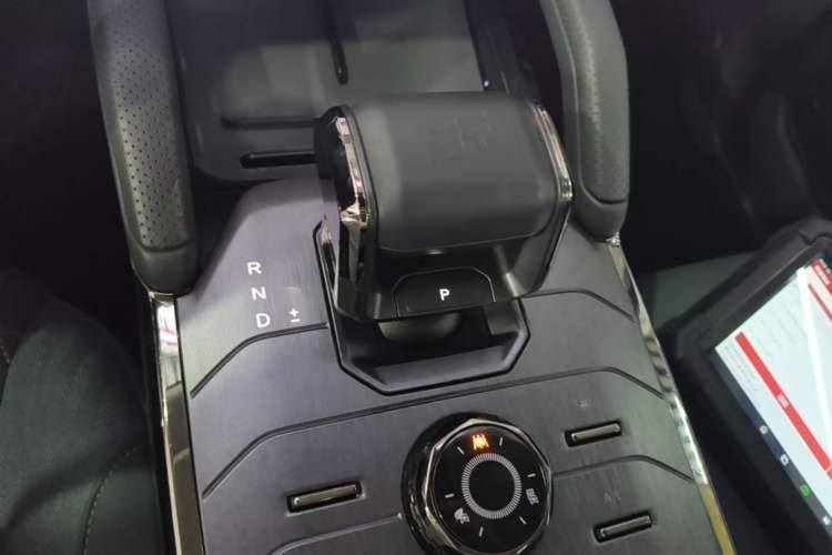 Used JETOUR Traveler 2023 1.5T Two-Wheel Drive Discovery PRO Gear Lever