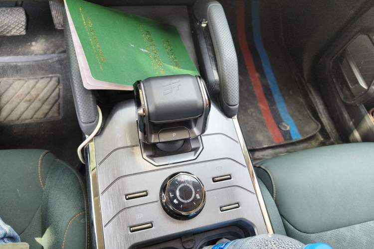 Used JETOUR Traveler 2023 1.5T Two-Wheel Drive Discovery PRO Gear Lever