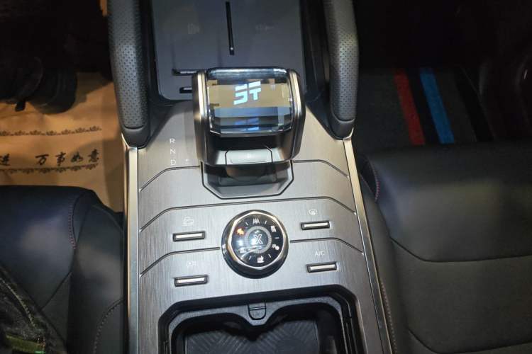 Used JETOUR Traveler 2023 2.0T All-Wheel Drive Conquer PRO Gear Lever