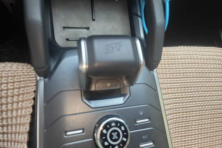 Used JETOUR Traveler 2023 2.0T All-Wheel-Drive CrossPRO Gear Lever
