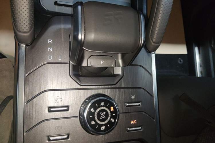 Used JETOUR Traveler 2023 2.0T All-Wheel-Drive CrossPRO Gear Lever