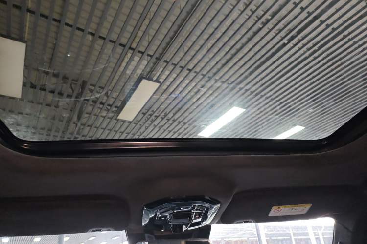 Used JETOUR Traveler 2023 2.0T All-Wheel Drive CrossPRO+ Headliner