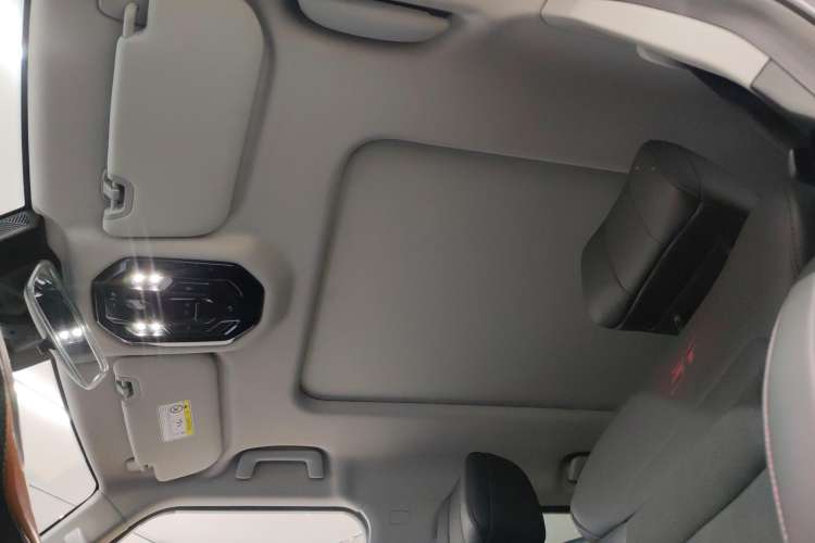 Used JETOUR Traveler 2023 2.0T All-Wheel-Drive CrossPRO Headliner