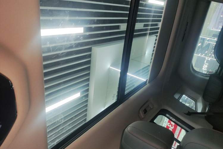 Used JETOUR Traveler 2023 2.0T All-Wheel-Drive CrossPRO Headliner