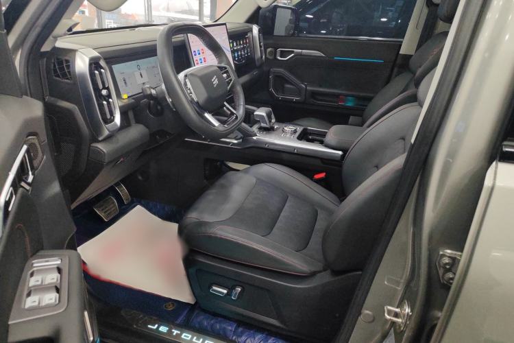 Used JETOUR Traveler 2023 2.0T All-Wheel-Drive CrossPRO Interior 2