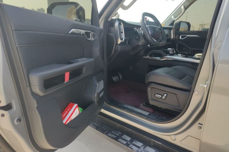 Used JETOUR Traveler 2023 2.0T Four-Wheel Drive Conqueror Interior 3