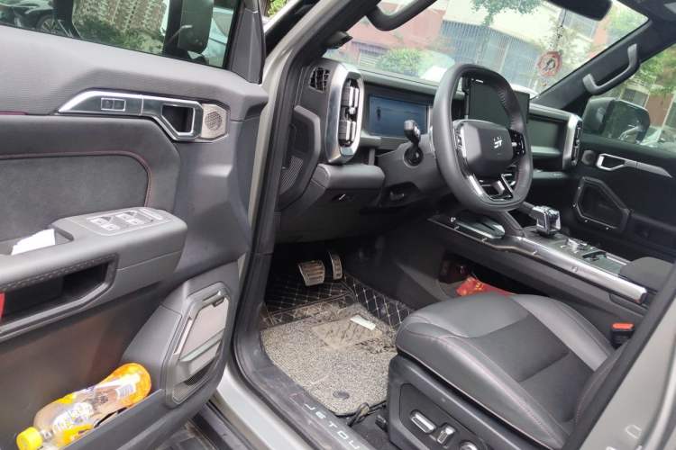 Used JETOUR Traveler 2023 2.0T All-Wheel Drive Conquer PRO Interior 3