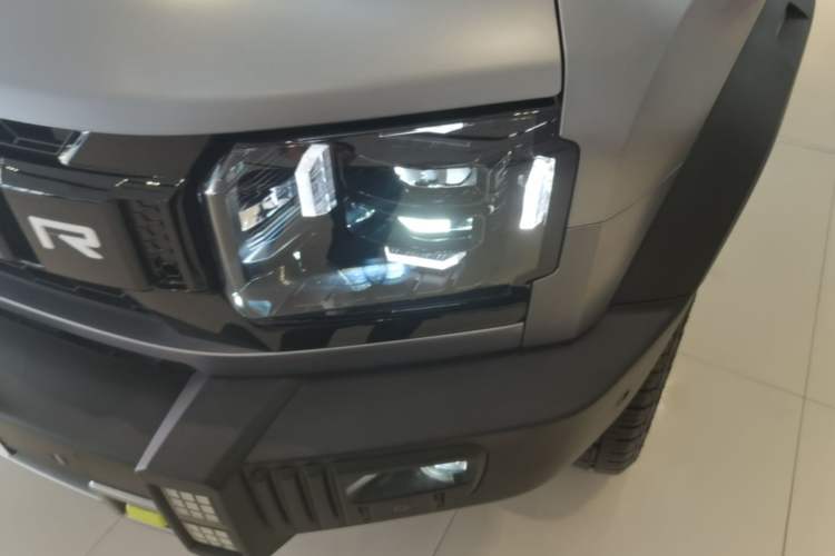 Used JETOUR Traveler 2023 2.0T All-Wheel Drive CrossPRO+ Left Front Headlight